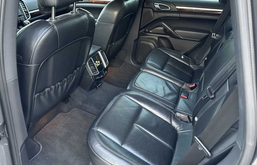 Porsche Cayenne 2011