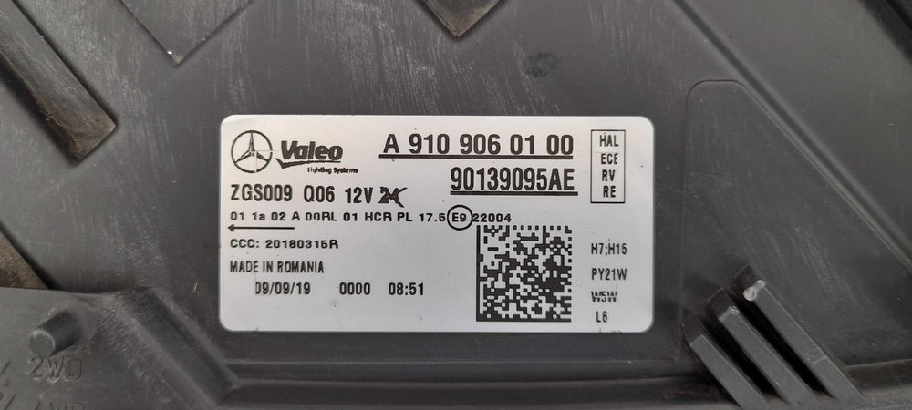 Lampa przednia - prawa  Mercedes Sprinter  A 910