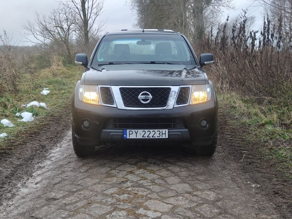Nissan Navara D40.