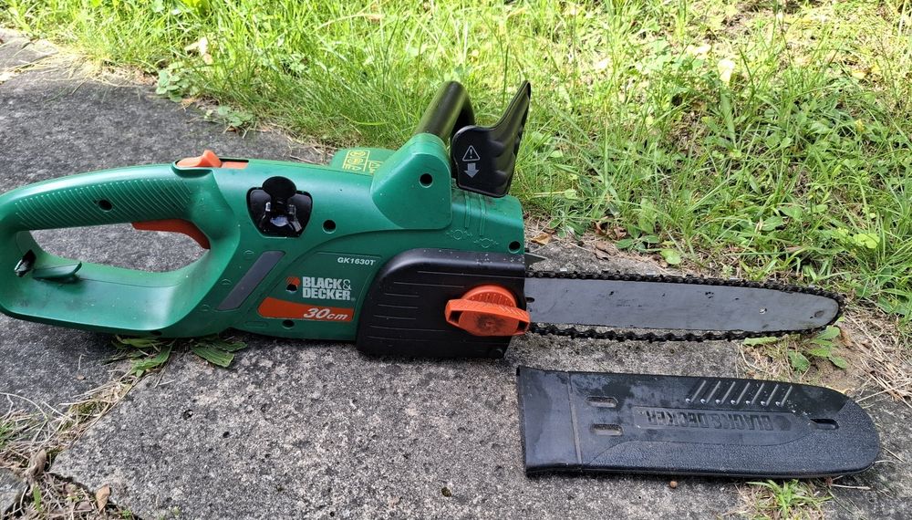 Piła łańcuchowa Black Decker do serwisu.
