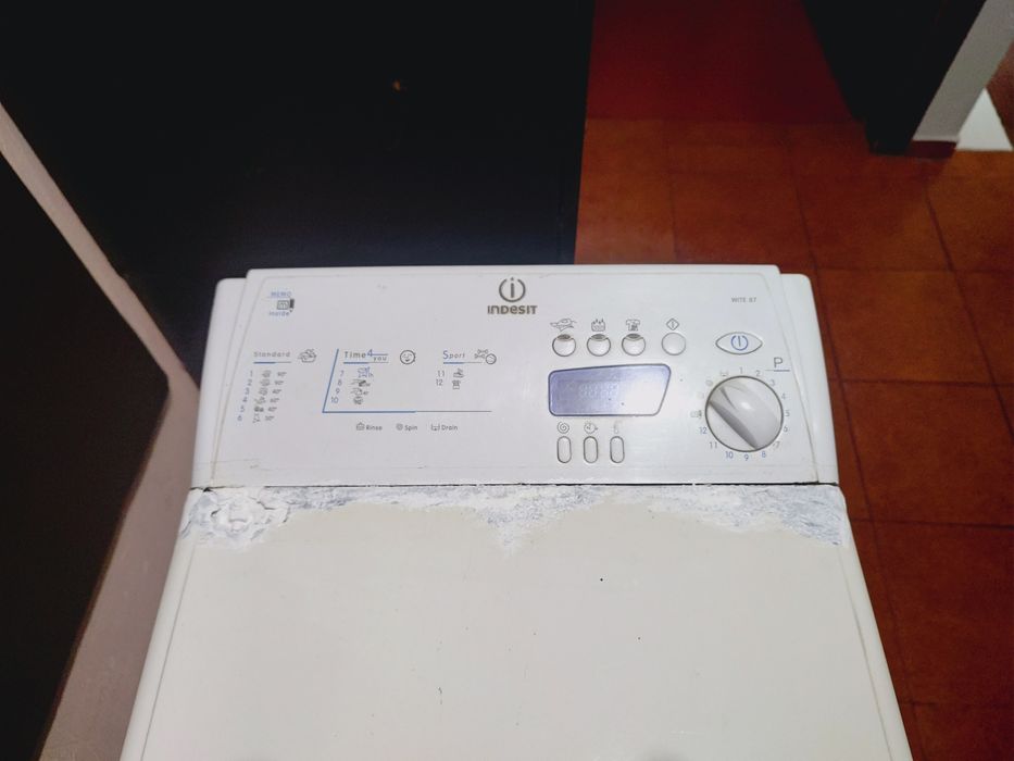 Продається пральна машина Indesit