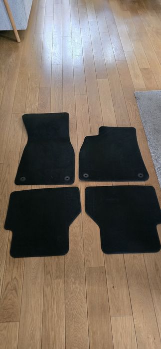 Nowe dywaniki welurowe Audi A6 C8