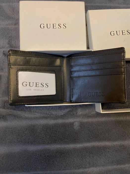 Гаманці Guess