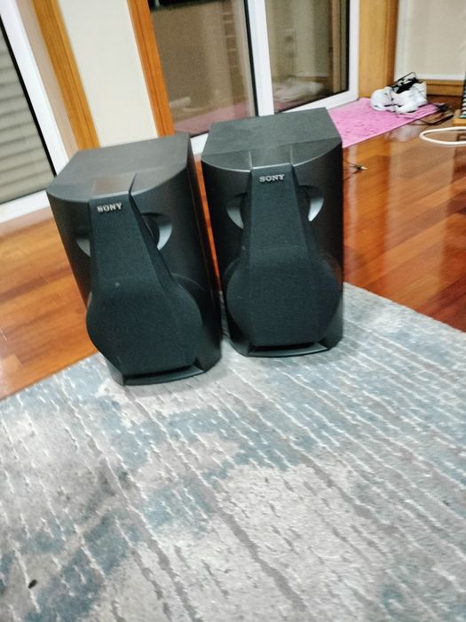 Colunas som Sony 120w como novas para desocupar entrega em mão na aera