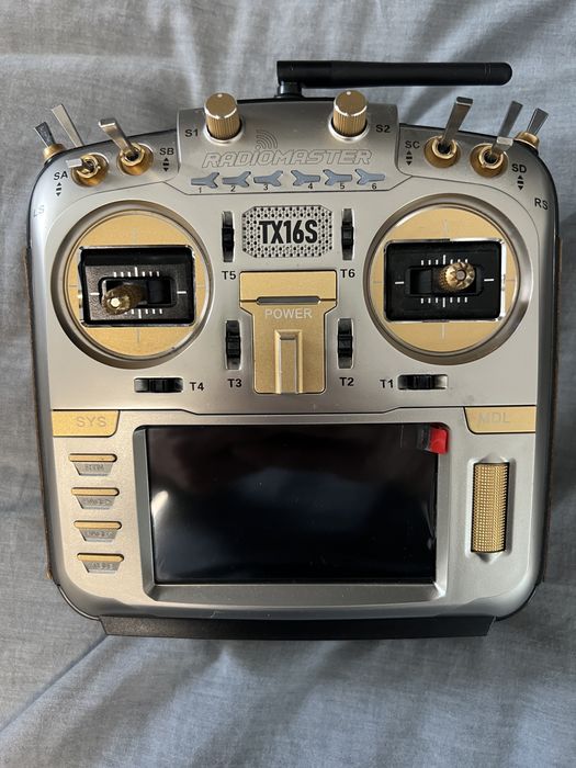 Radiomaster tx16s 4 w 1