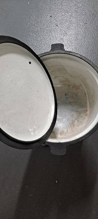 Kociołek żeliwny 5l