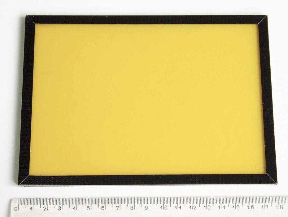 Filtr ciemniowy ŻÓŁTY szklany wymiary 13 x 18 cm – nowy