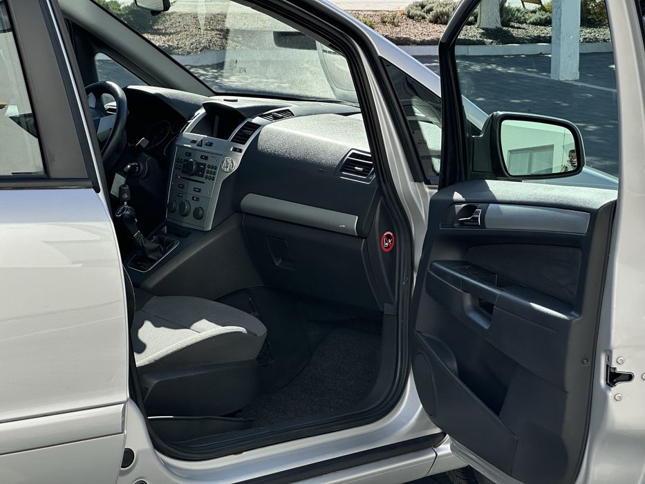 Opel zafira 2014року