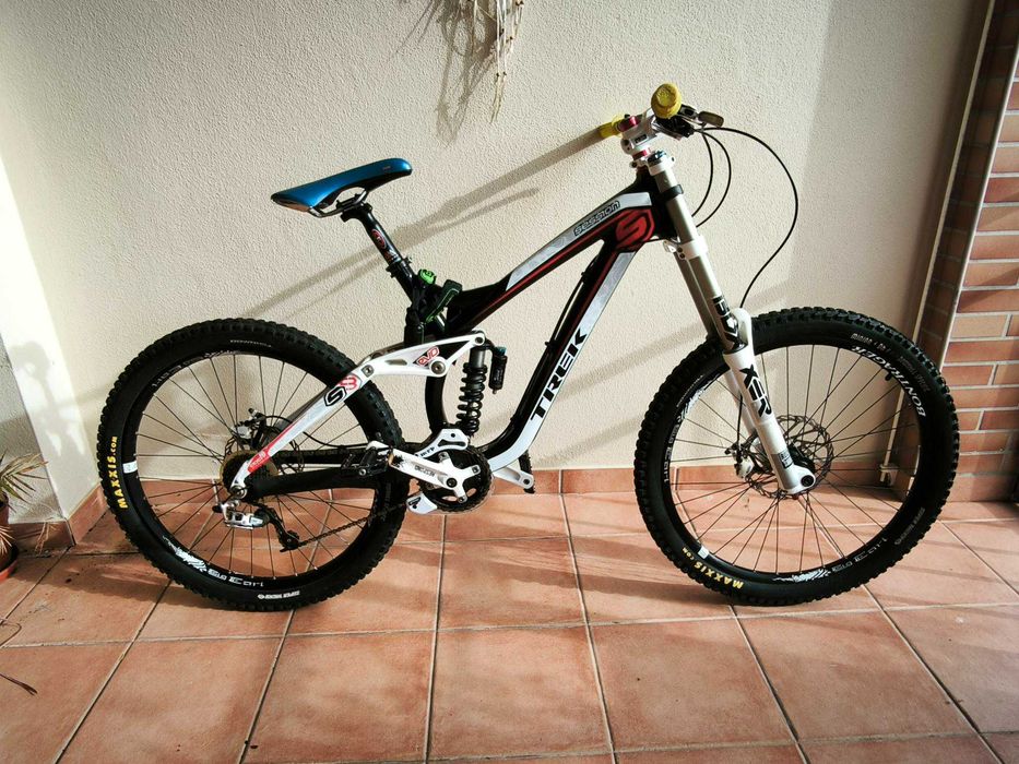 Vendo Bicicleta de Montanha Trek session 8 usada