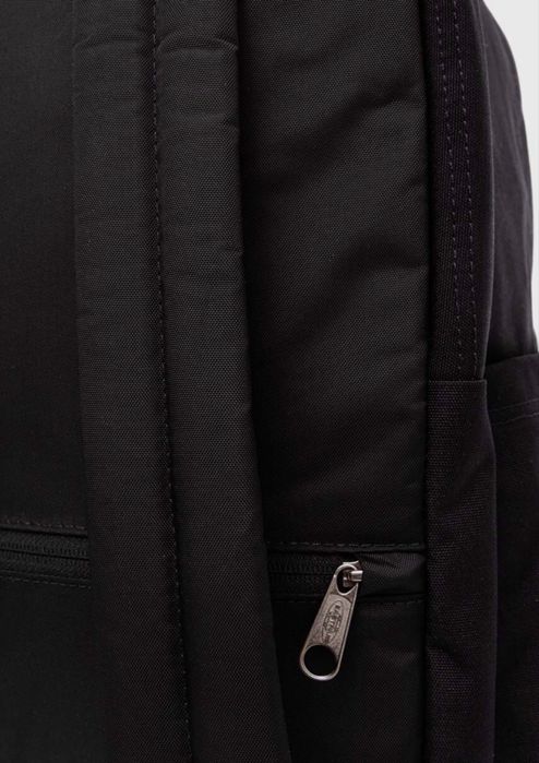 Рюкзак Eastpak оригінал з європии.  Міський вологозахисний з відділенням для ноутбука 16" (27 л)