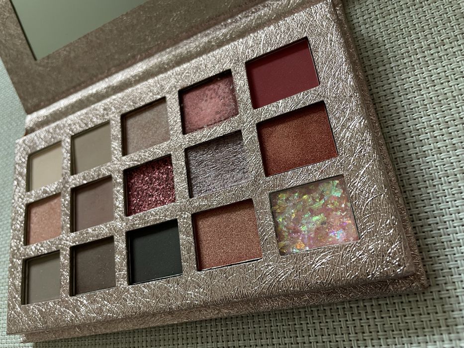 Палетка теней Glambee