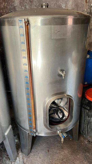 Cubas  Inox 550 litros como novas \ 200 euros cada