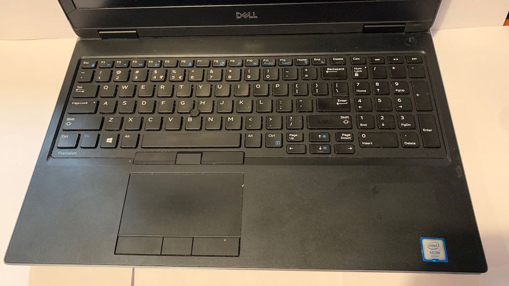 Dell Precision 7530 mobilna stacja robocza Xeon 64GB/1TB Quadro P3200 4GB