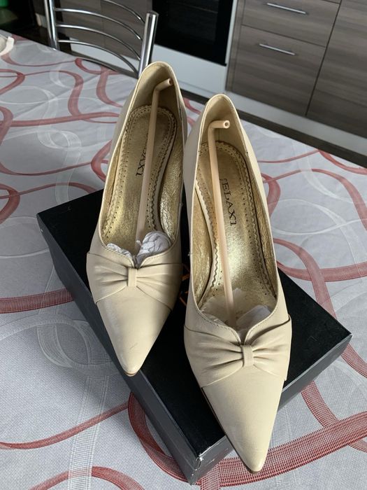 Туфлі шкіряні світлий беж