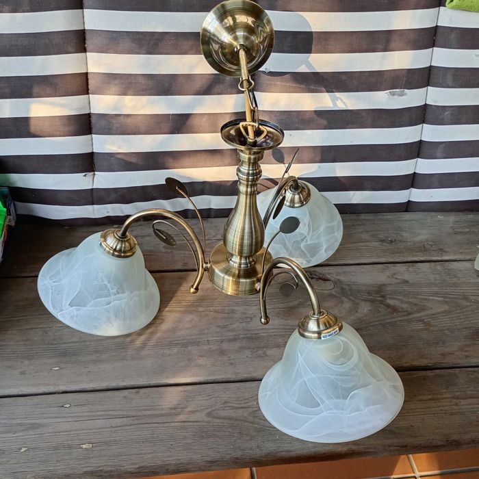 Lampa do pokoju, 3 szklane klosze