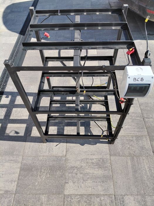 Regał stojak na baterie akumulatory UPS bank energii