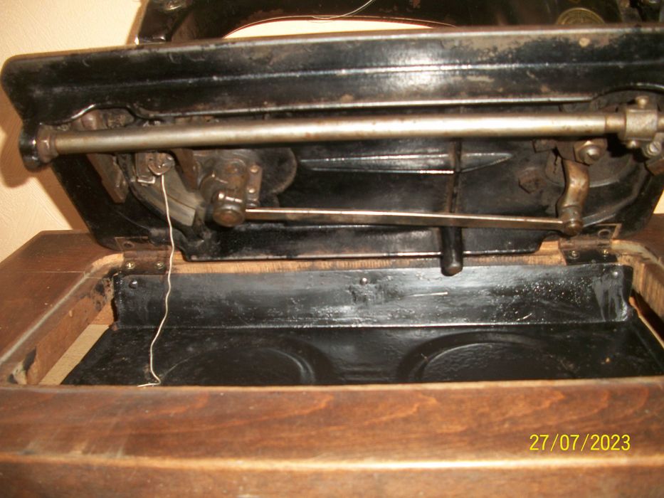 Швейная машинка бу Кайзер