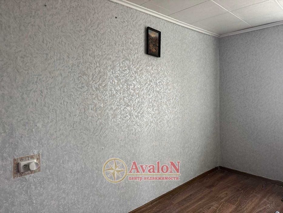 Продам комнату в коммунальной квартире. Ремонт. 8500 у.е.