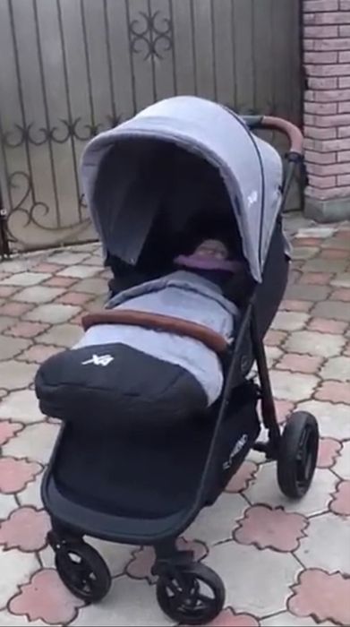 Прогулянкова коляска