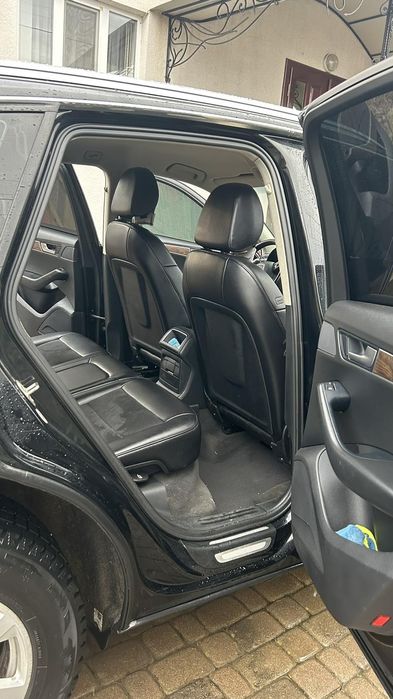 Продам машину ауді Q5