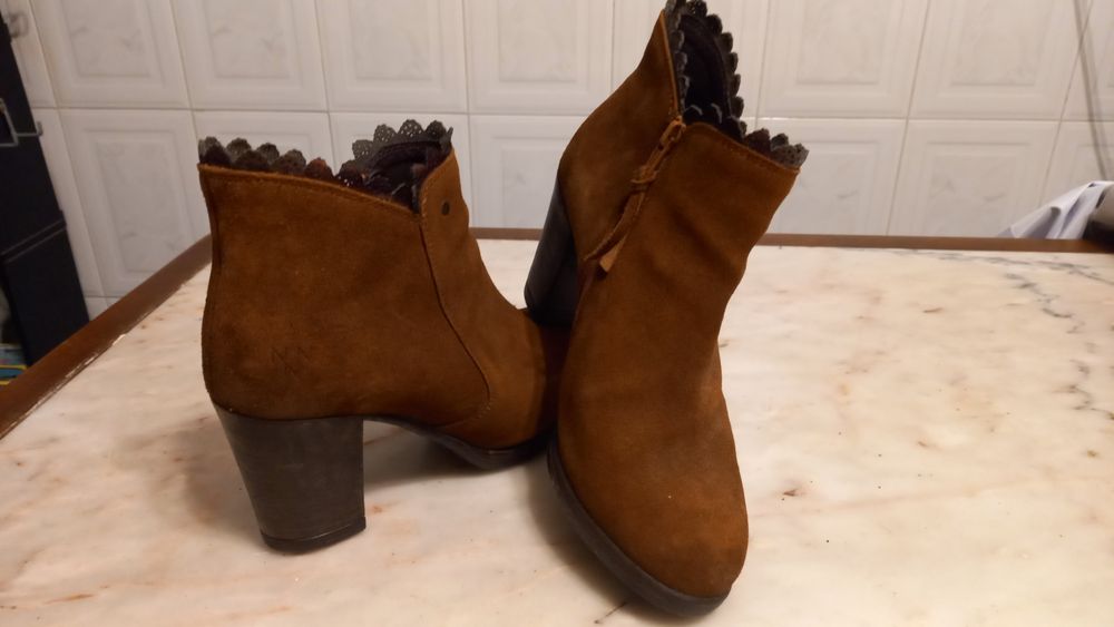 Vendo botas de senhora muito baratas