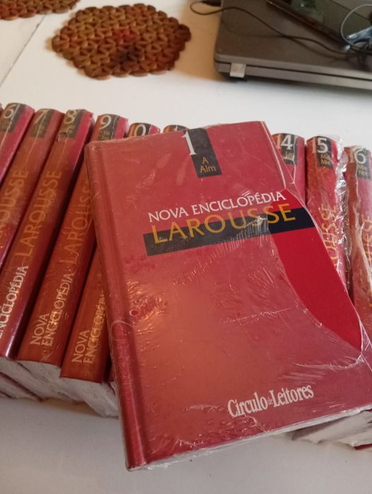 Coleção Larousse de 21 livros