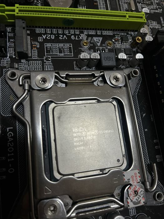 Материнская плата X79 V2.82A + Xeon E5-2650 v2 + 16GB RAM