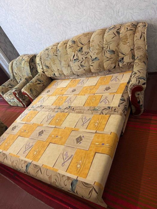 Диван раскладной + 2 кресла