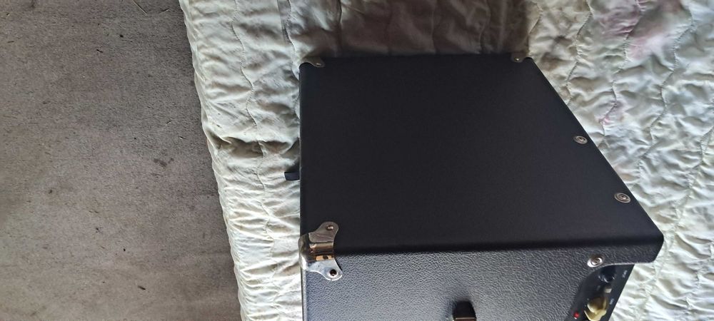 Комбопідсилювач для бас-гітари CORT CM150B (комбік)