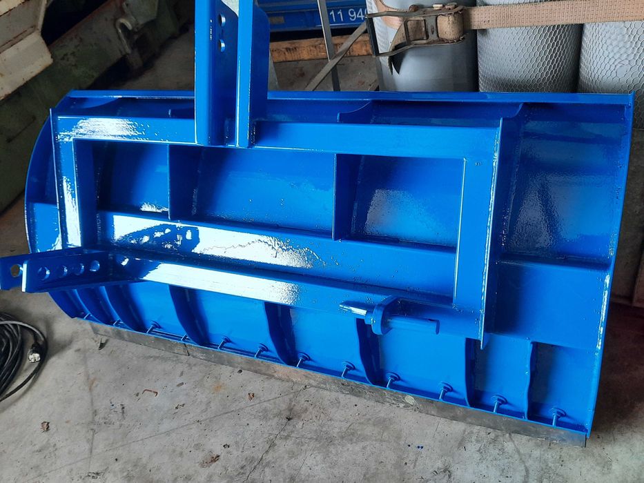 Pług Spych Zgarniacz do śniegu kiszonki obornika paszy 2,25M