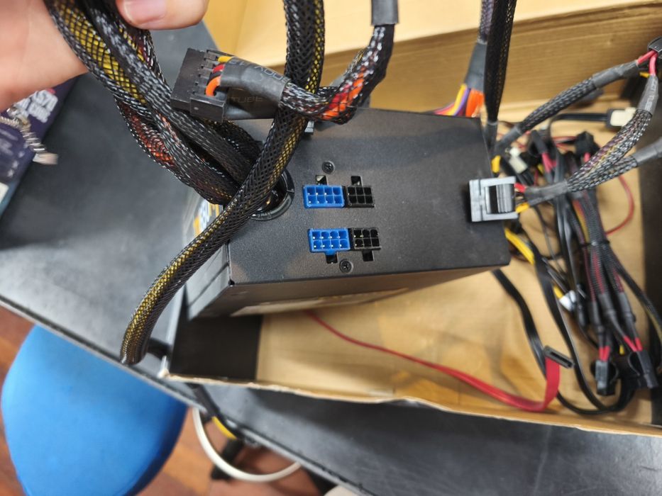 Fonte Alimentação TX650M Corsair