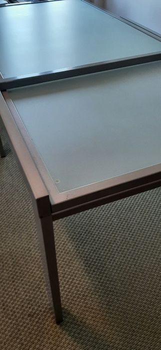 Mesa de jantar de vidro