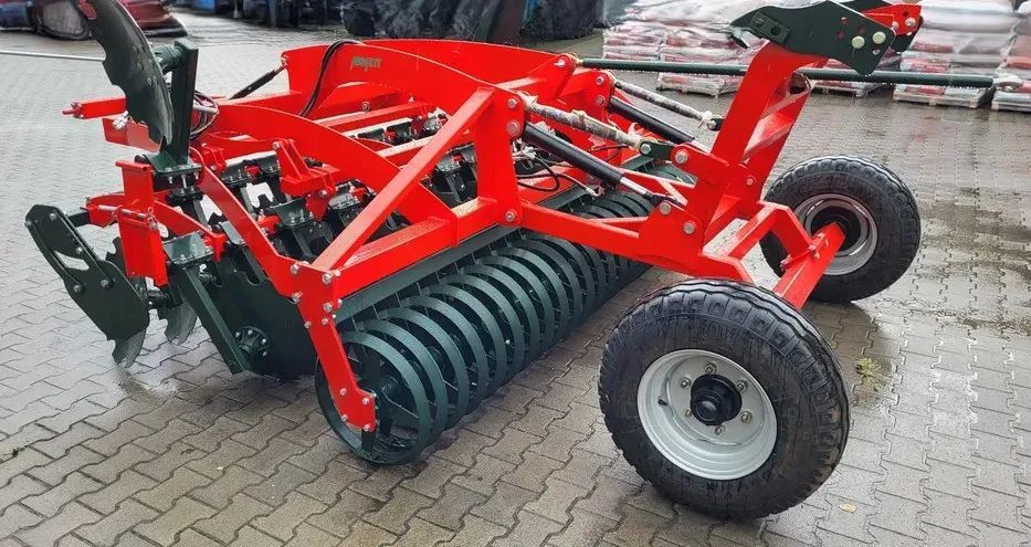 Moskit U811/2  PROMOCJA! Agregat na bronie talerzowej U811/2 3m półzawieszany MOSKIT