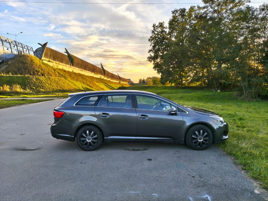 Toyota Avensis kombi 2015, niski przebieg