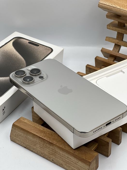 iPhone 15 Pro Max 256Gb natural  з рідною коробкою фізична сім