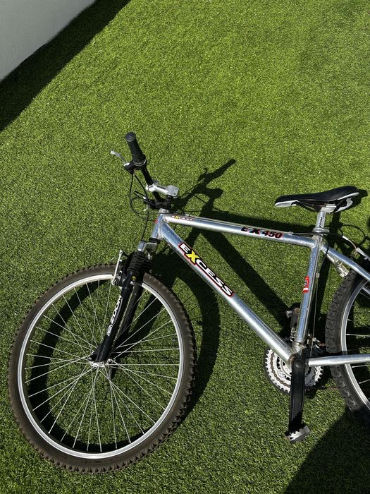 Bicicleta BTT Excess EX450 com Roda 26 para reparar