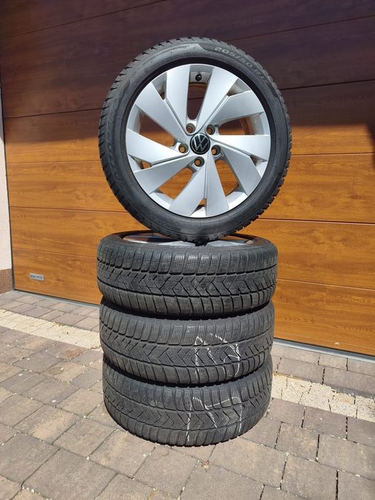 Koła Golf 8 17 Pirelli Sottozero 3 idealny stan ET46