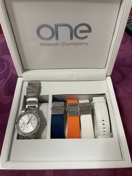 Relógio One box com 5 braceletes