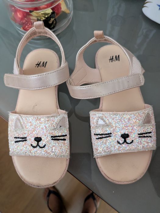 Sandálias de menina