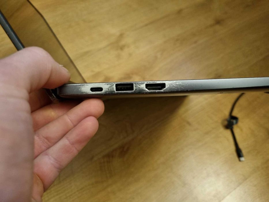Huawei D15 R5 3500U, 8GB RAM, 238GB ROM.