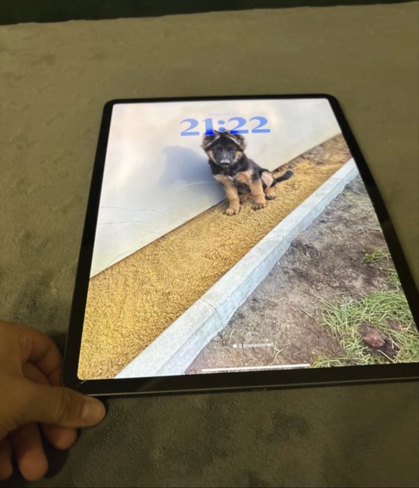 *Tytuł:* iPad Pro 12.9" 2020 256GB A2229 - NA CZĘŚCI - Płyta