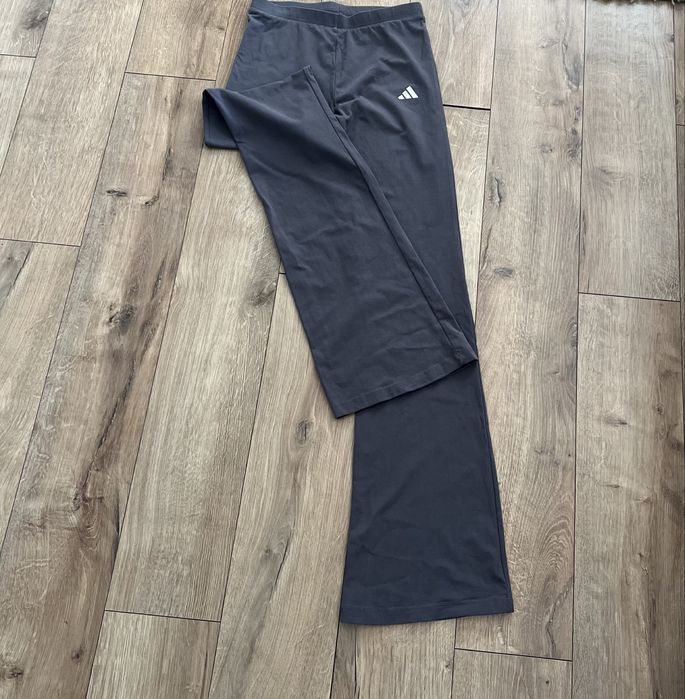 Adidas JD3076 оригінал Жіночі спортивні штани  лосини кльош