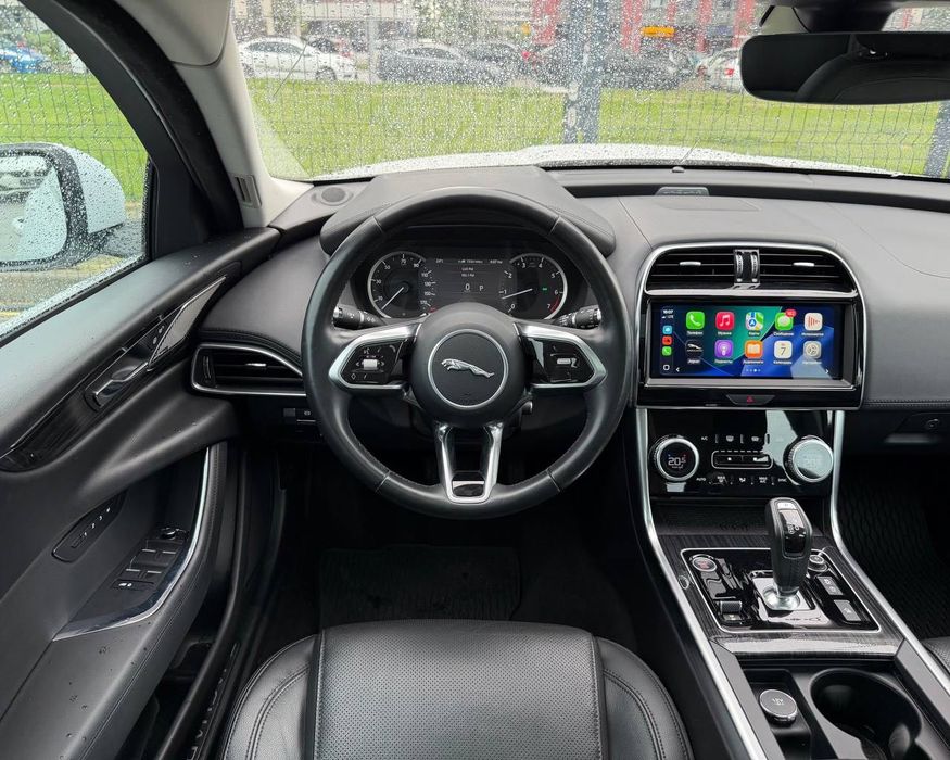 Продаж гарного Jaguar XE
