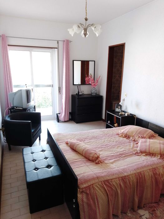 Alugo Quarto em Sesimbra