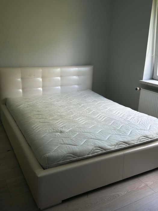 Łóżko tapicerowane 200 × 220 cm z materacem