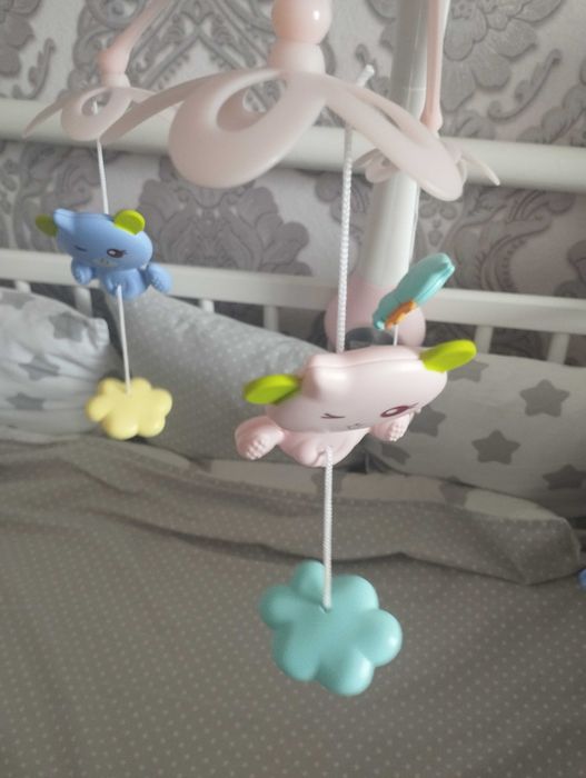 Продам мобіль "Кольорові сни" стан нового