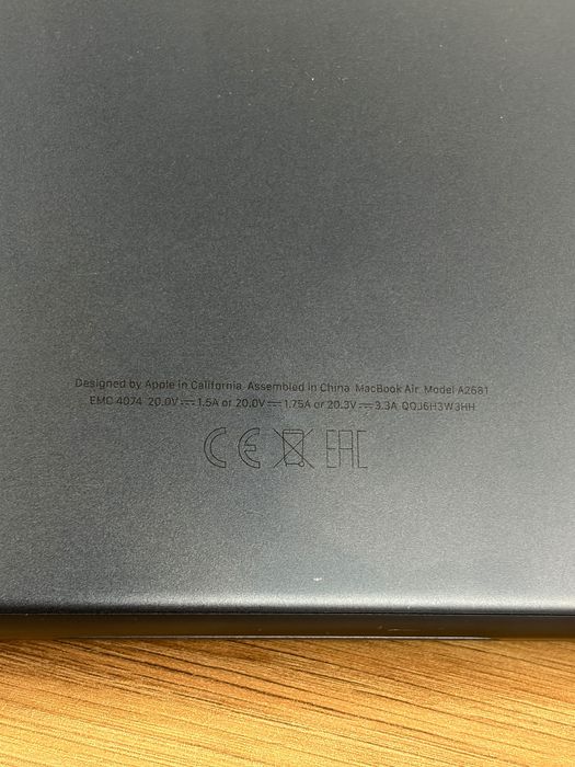 MacBook Air M2 24GB RAM / 245GB – Stan BDB, Bateria 85%
