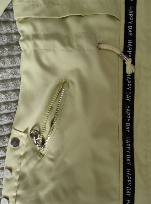 Вітровка для дівчинки