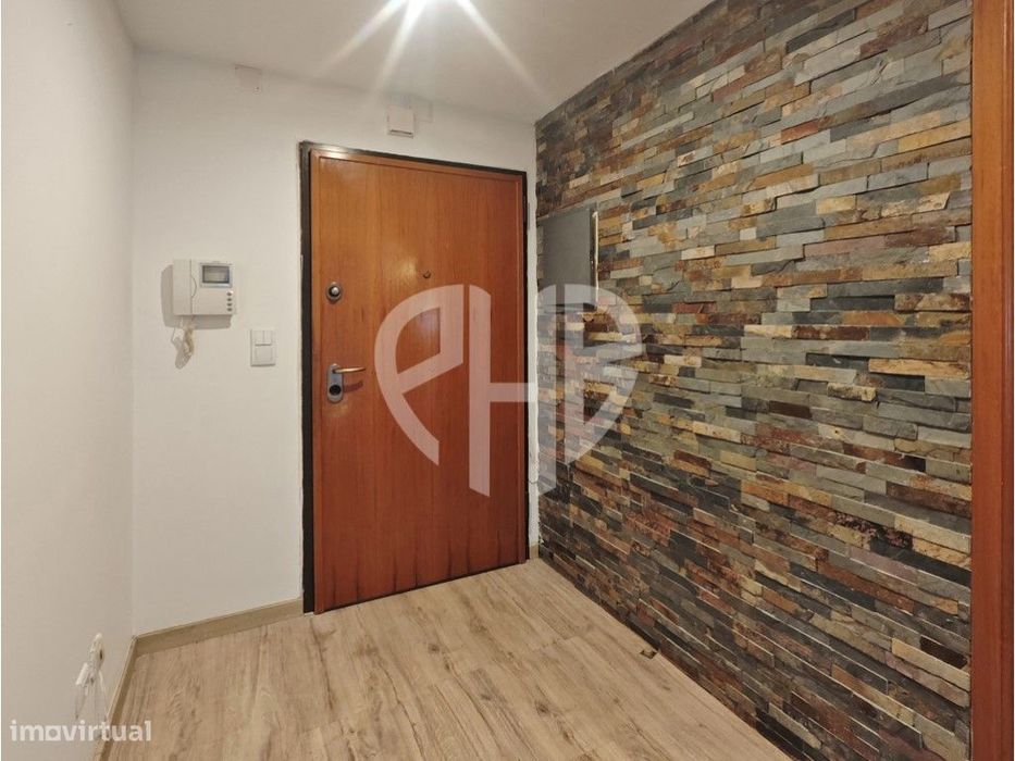 Apartamento T3 para Arrendamento em Fernão Ferro | Avenida dos Redo...