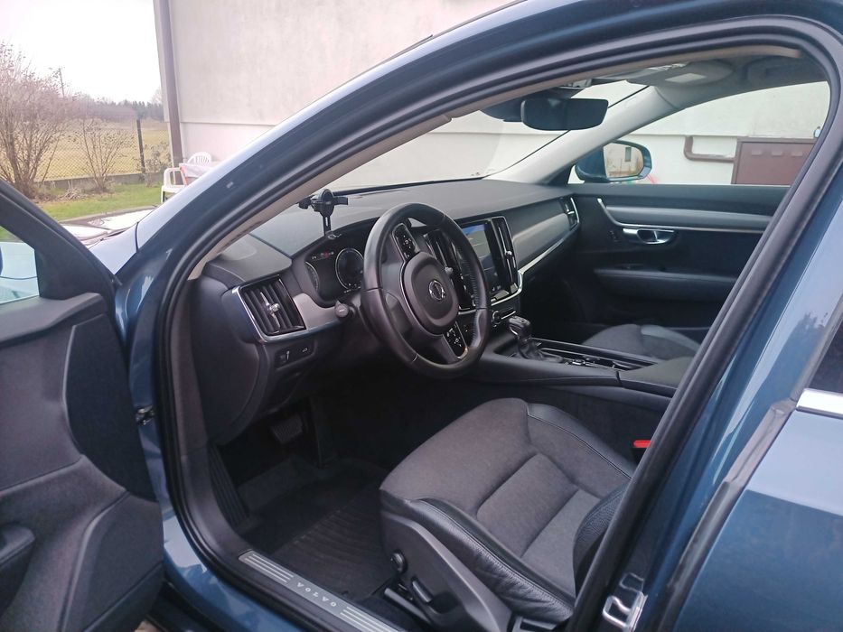 Volvo S90 Momentum D4